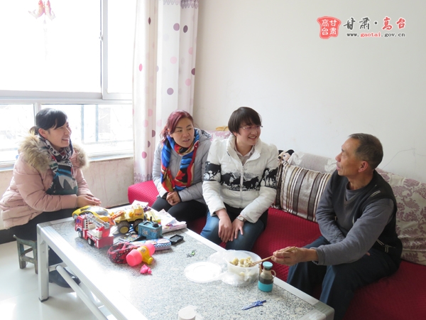 滨河社区开展“情暖冬至·关爱老人·与爱同行”主题活动
